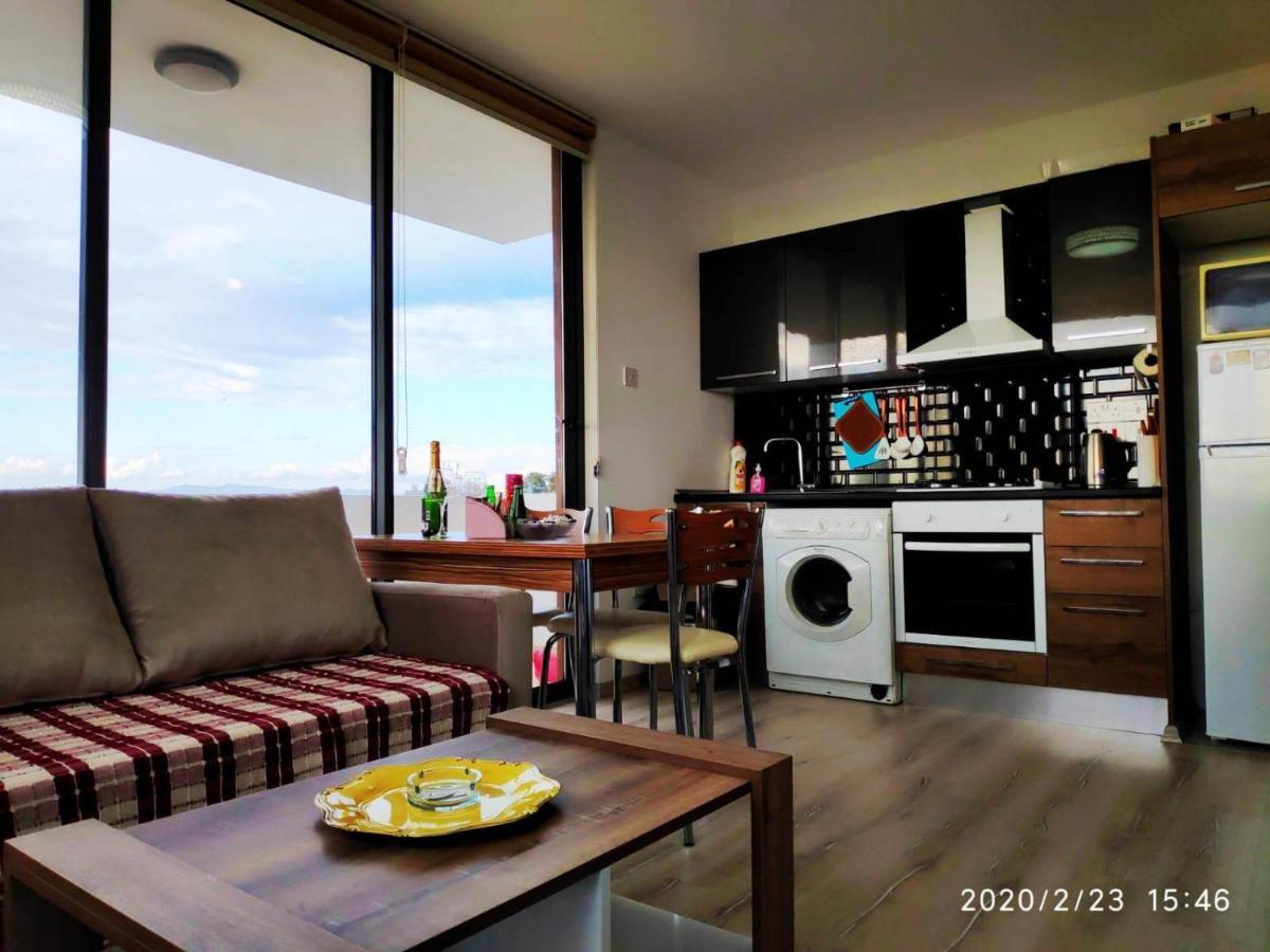 Uptown Holiday App & Pool Daily Rental Contactless Check In & Check Out Famagusta  Bagian luar foto