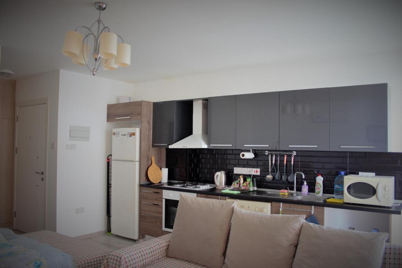 Uptown Holiday App & Pool Daily Rental Contactless Check In & Check Out Famagusta  Bagian luar foto