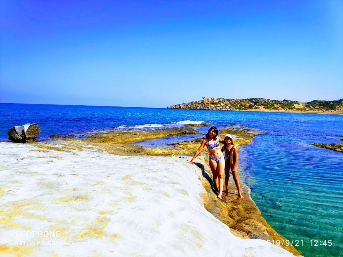 Uptown Holiday App & Pool Daily Rental Contactless Check In & Check Out Famagusta  Bagian luar foto