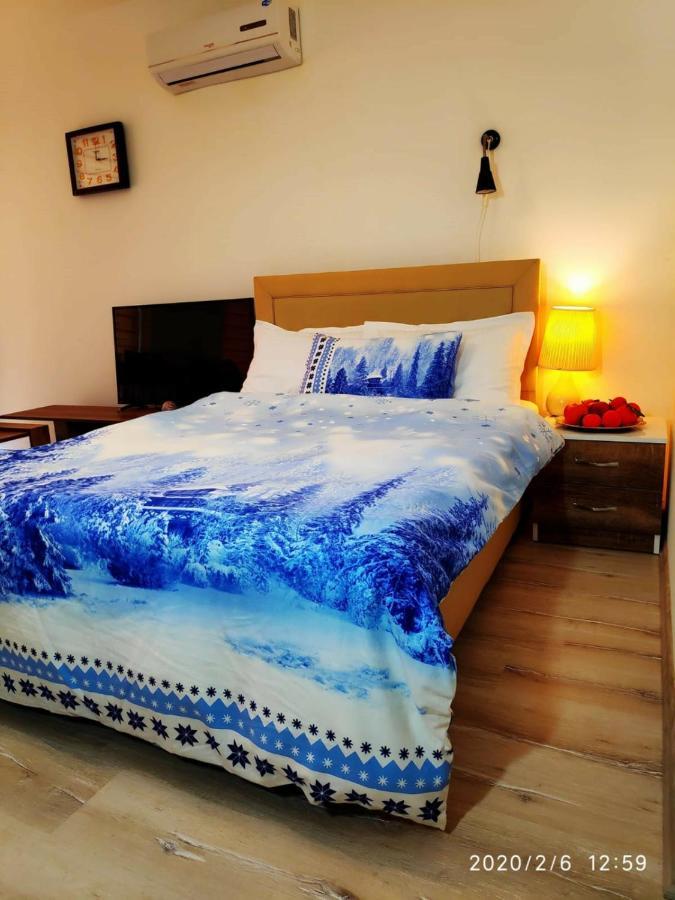 Uptown Holiday App & Pool Daily Rental Contactless Check In & Check Out Famagusta  Bagian luar foto