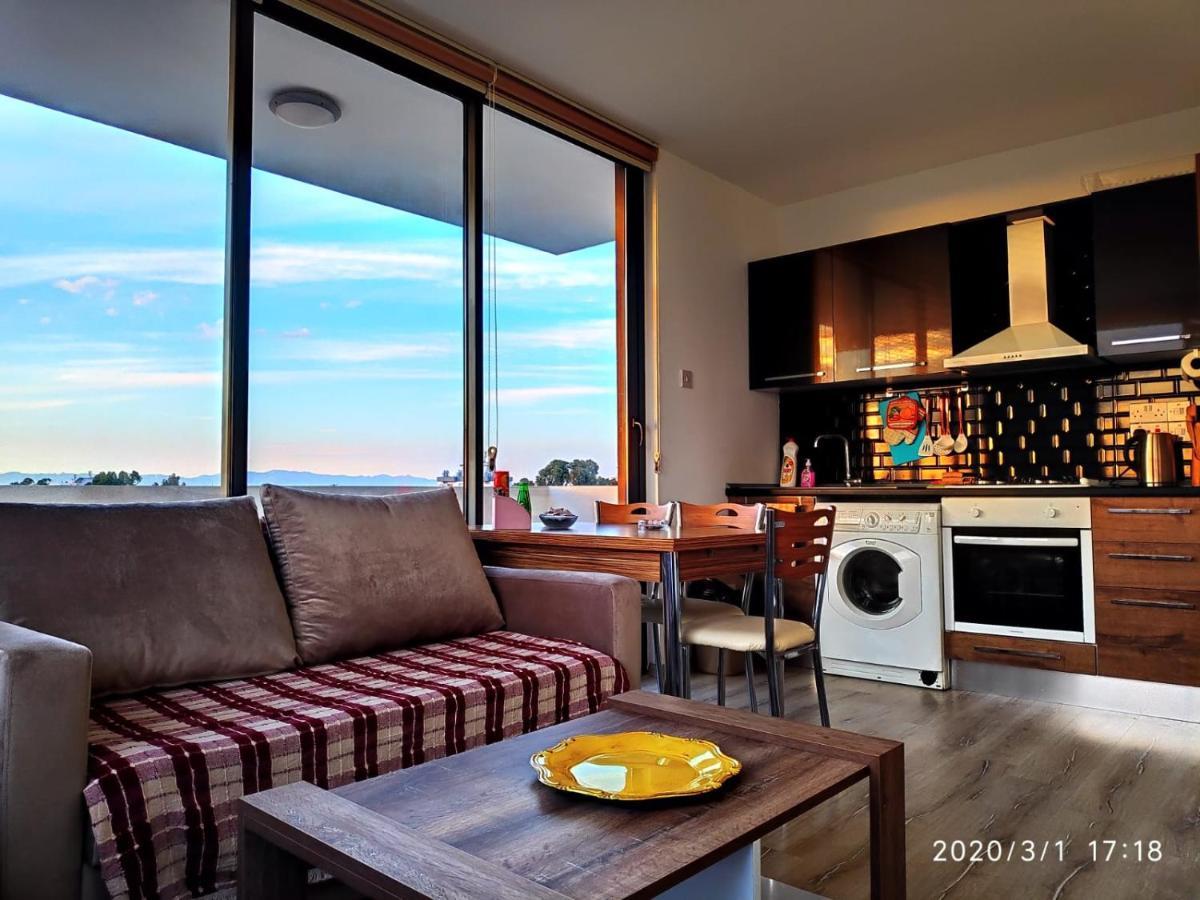 Uptown Holiday App & Pool Daily Rental Contactless Check In & Check Out Famagusta  Bagian luar foto