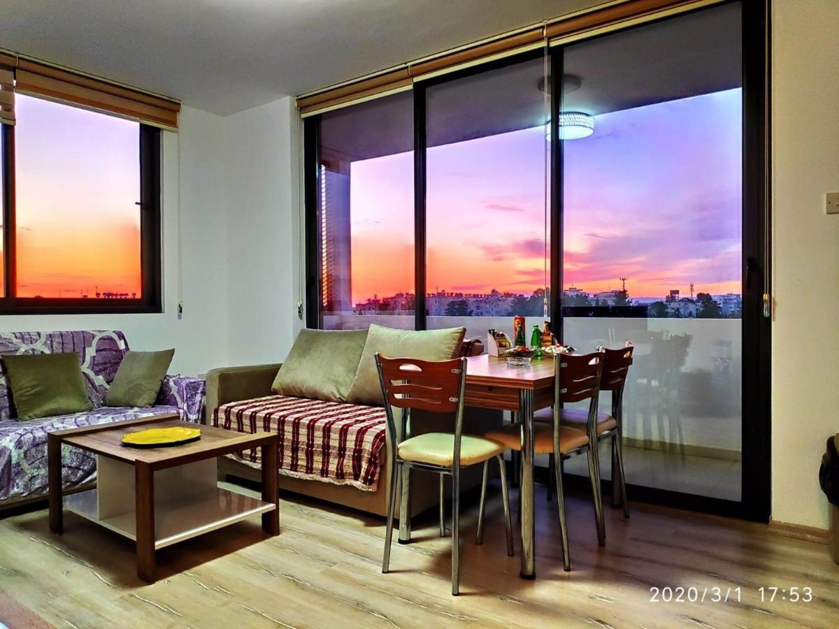 Uptown Holiday App & Pool Daily Rental Contactless Check In & Check Out Famagusta  Bagian luar foto