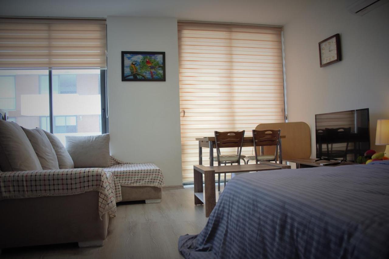 Uptown Holiday App & Pool Daily Rental Contactless Check In & Check Out Famagusta  Bagian luar foto