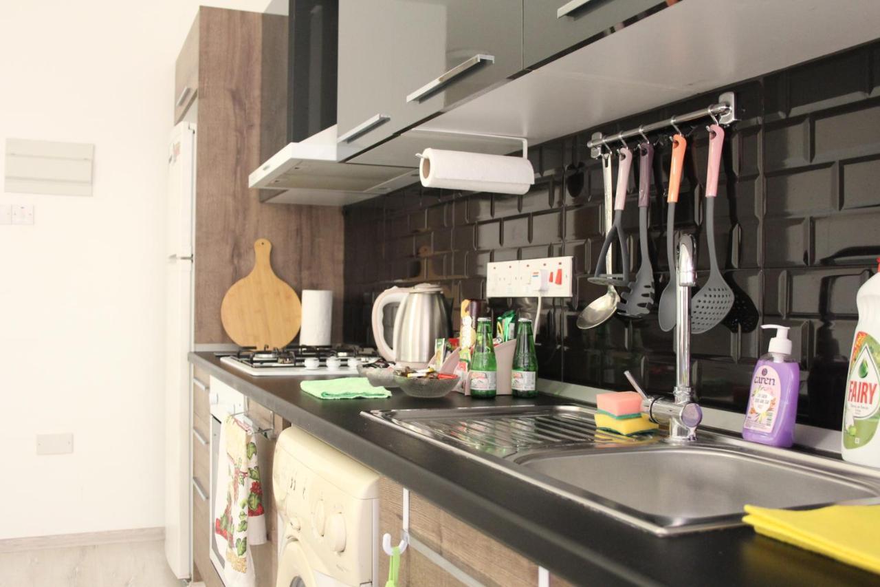 Uptown Holiday App & Pool Daily Rental Contactless Check In & Check Out Famagusta  Bagian luar foto