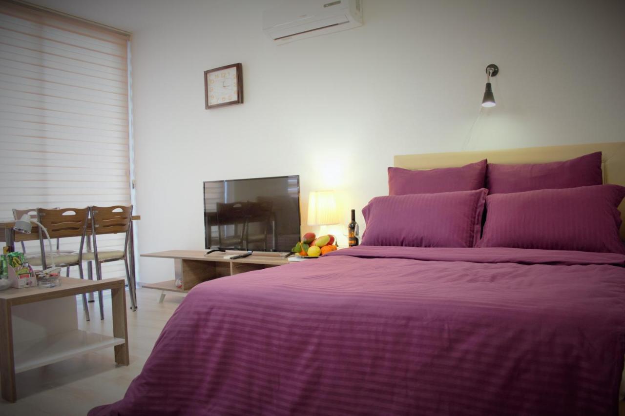 Uptown Holiday App & Pool Daily Rental Contactless Check In & Check Out Famagusta  Bagian luar foto