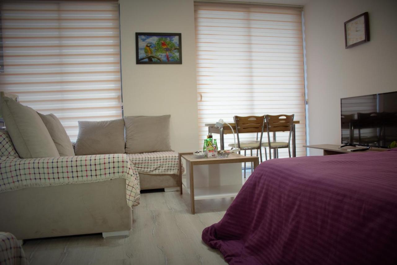 Uptown Holiday App & Pool Daily Rental Contactless Check In & Check Out Famagusta  Bagian luar foto