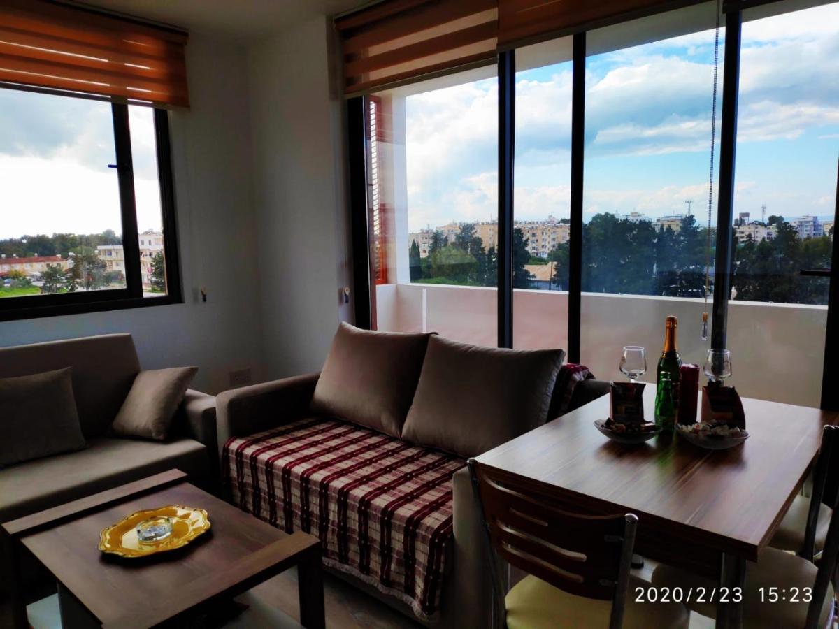 Uptown Holiday App & Pool Daily Rental Contactless Check In & Check Out Famagusta  Bagian luar foto